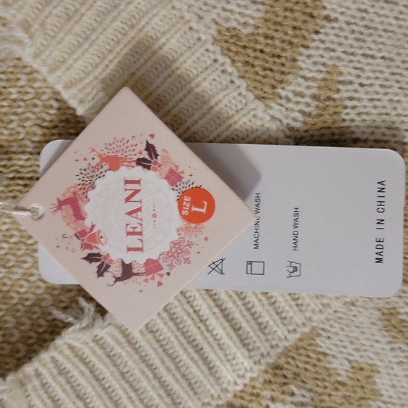 New with Tags Cream Destroyed Sweater  Large - Picture 4 of 5